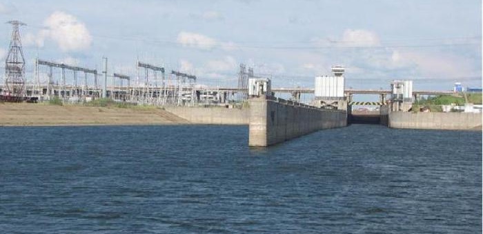 Замена изоляторов маслонаполненной кабельной линии на Нижнекамской ГЭС.